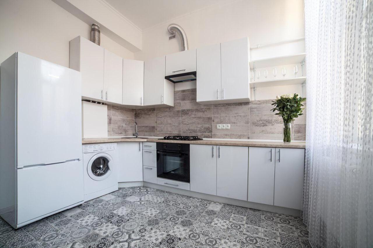 Apartament On Kulisha Street Lviv Eksteriør bilde